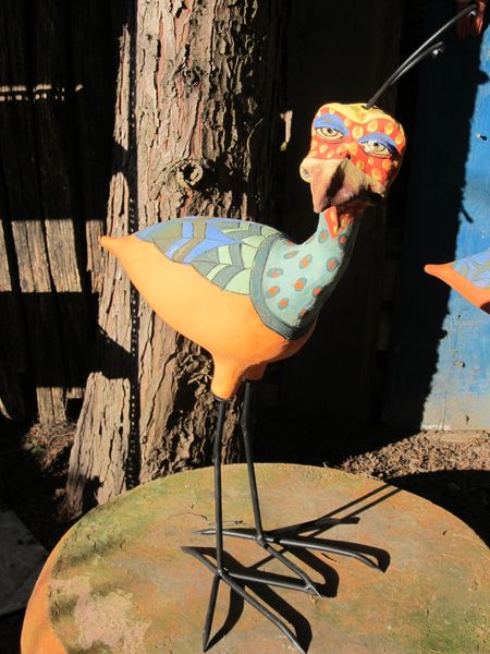 Kerámia madár szobor kovácsoltvas lábbal
