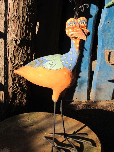 Kerámia madár szobor kovácsoltvas lábbal